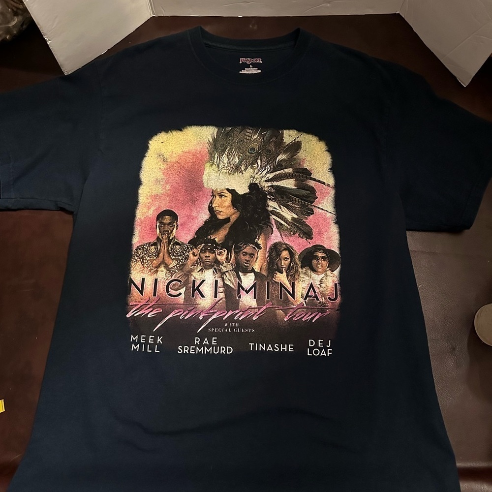 Nicki Minaj tee